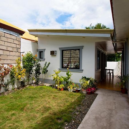 Oyo 777 Rn Guesthouse Moalboal Exterior foto