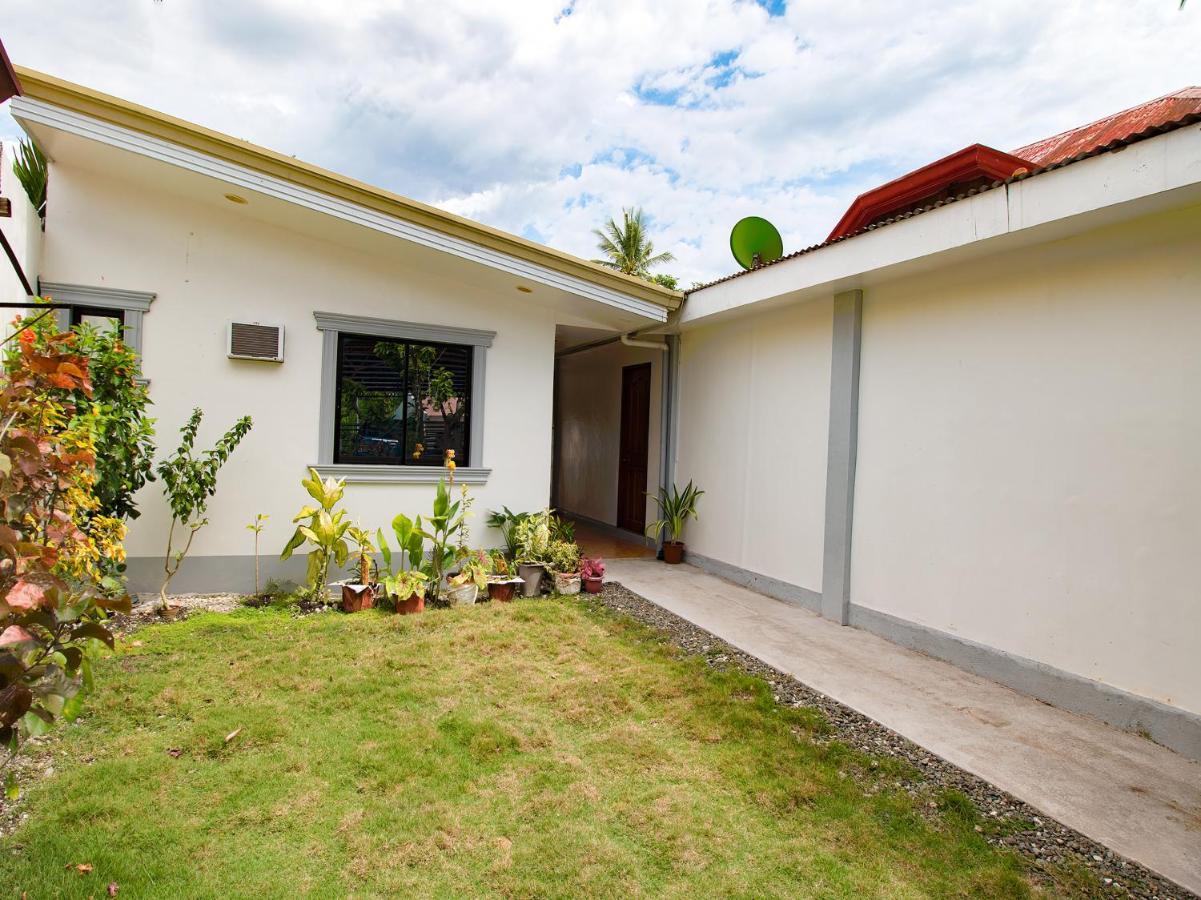 Oyo 777 Rn Guesthouse Moalboal Exterior foto
