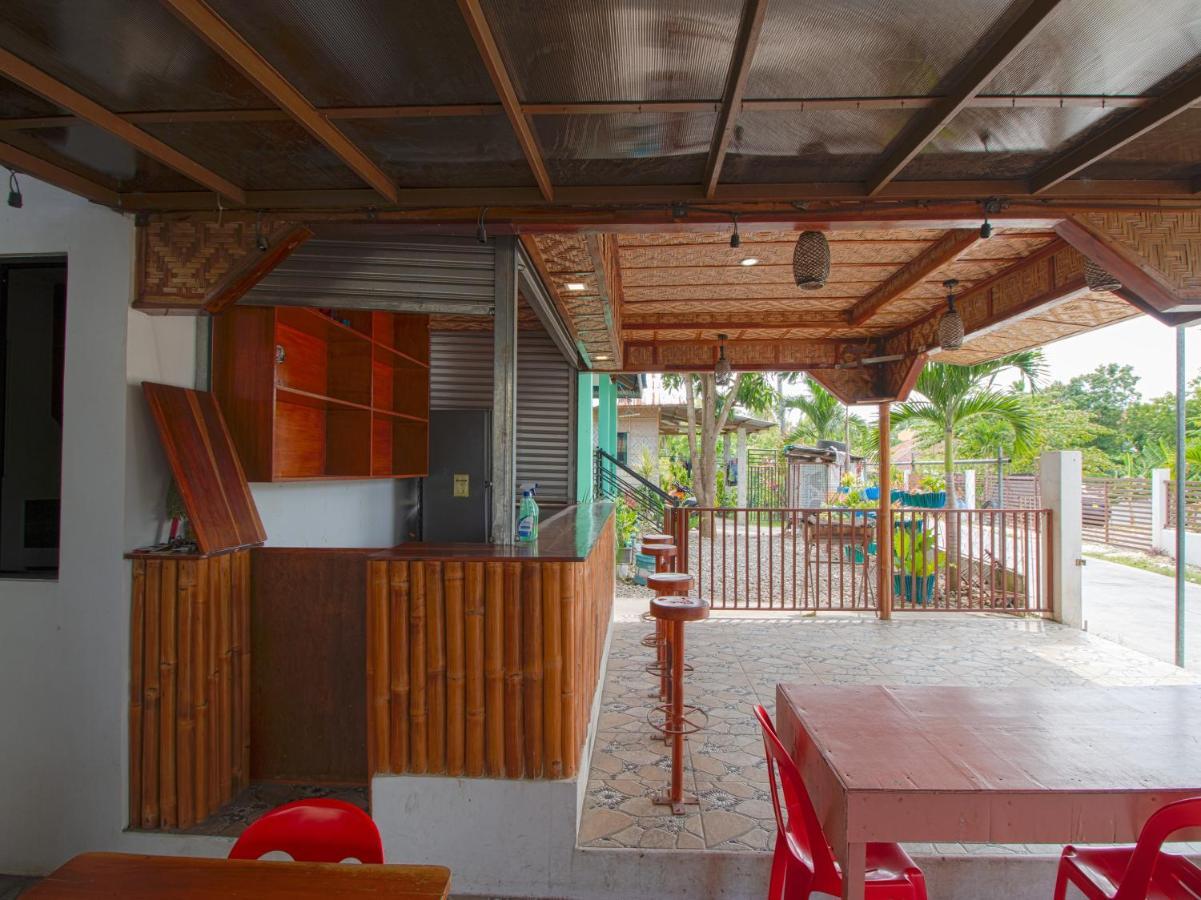 Oyo 777 Rn Guesthouse Moalboal Exterior foto